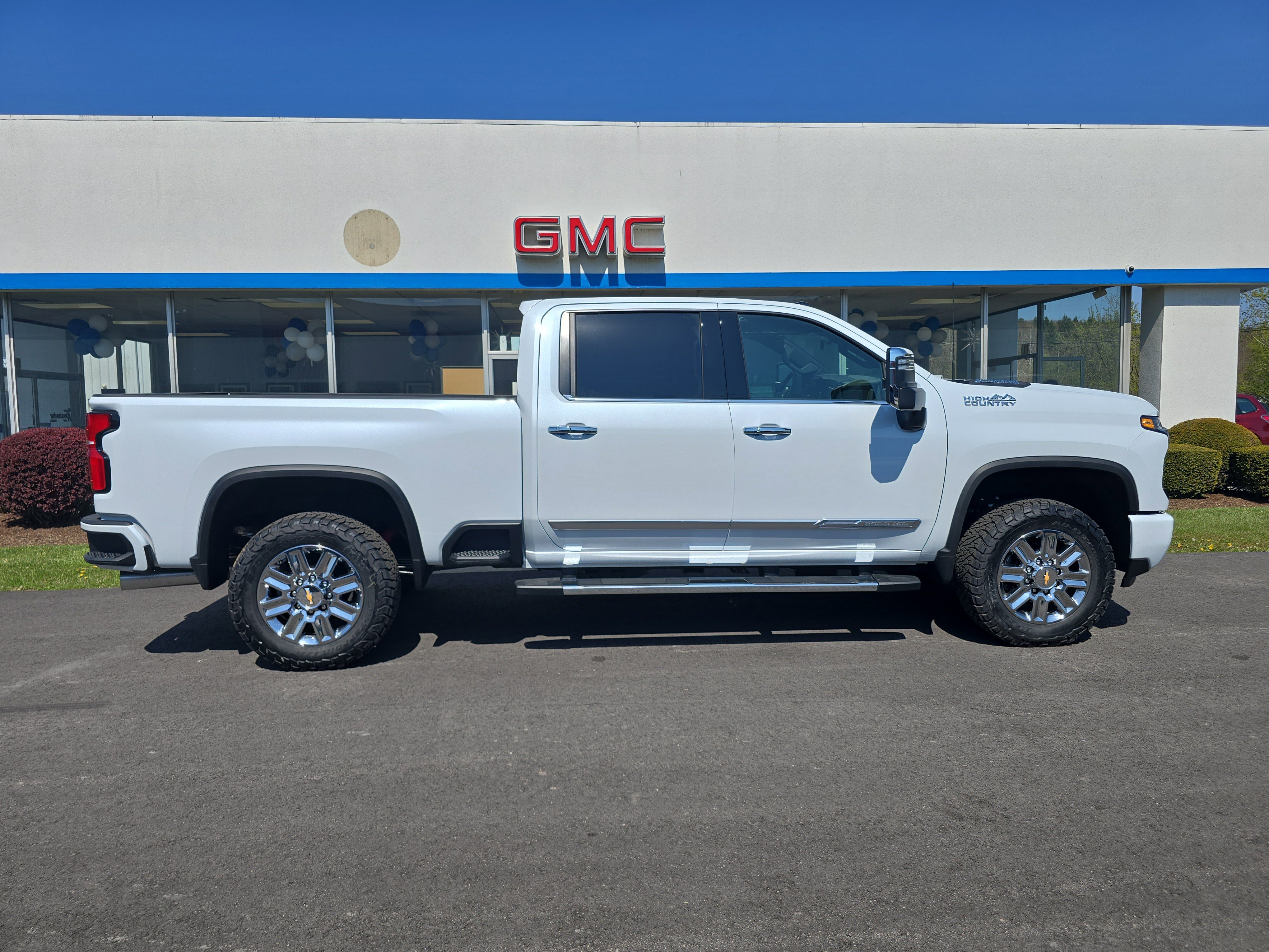 New 2026 Chevrolet Silverado 2500 High Country w/ High Country Premium Package AWD/4WD image 2