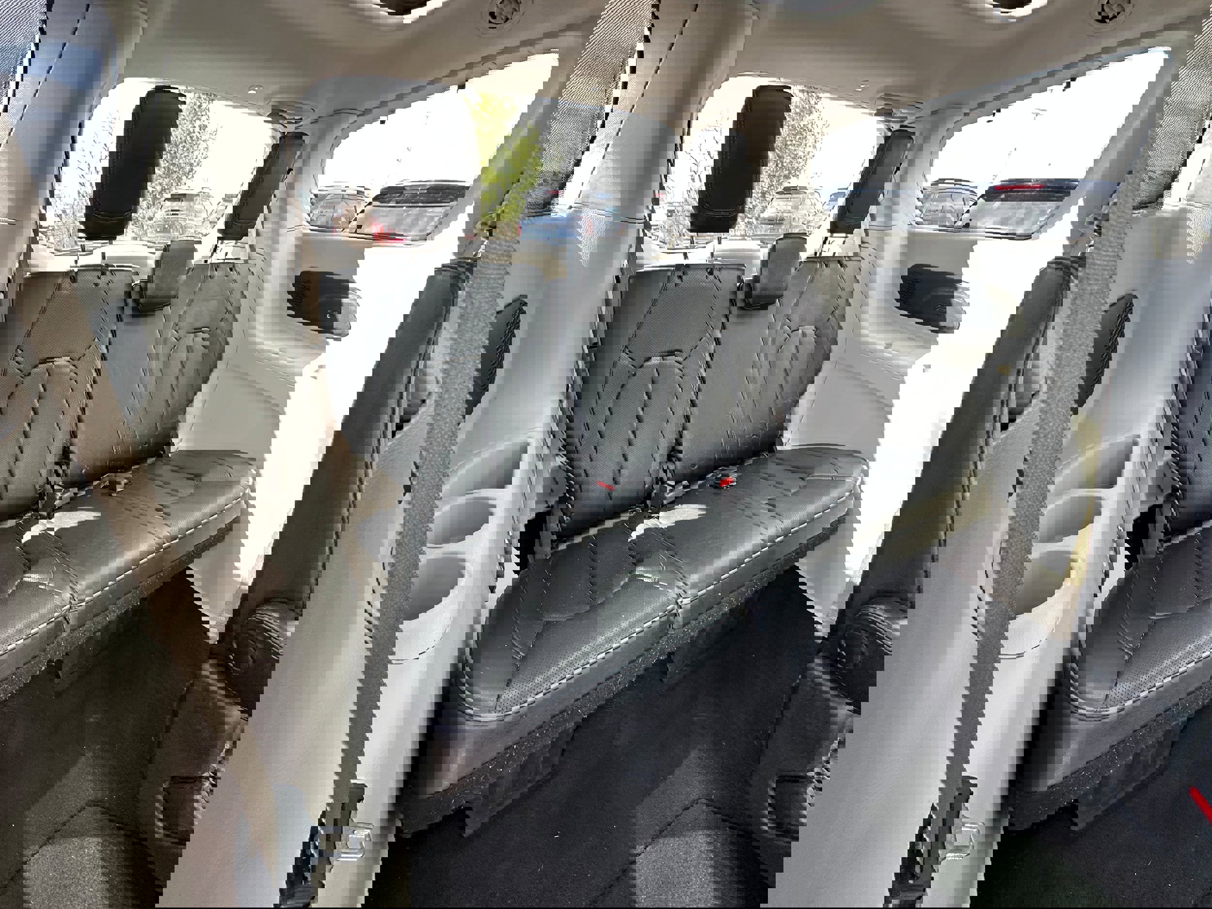 Used 2018 Chrysler Pacifica Limited image 23