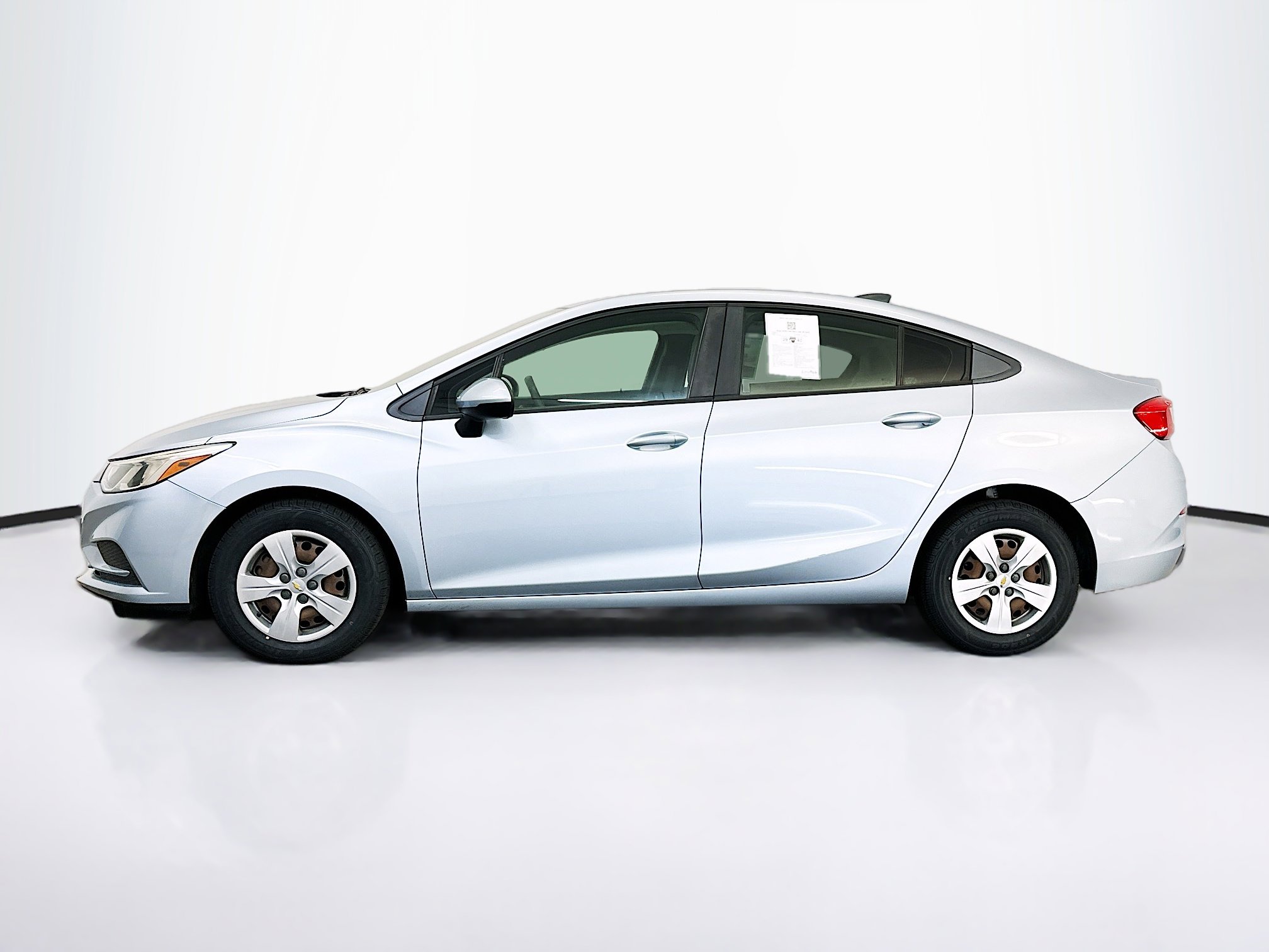 Used 2018 Chevrolet Cruze LS FWD image 4