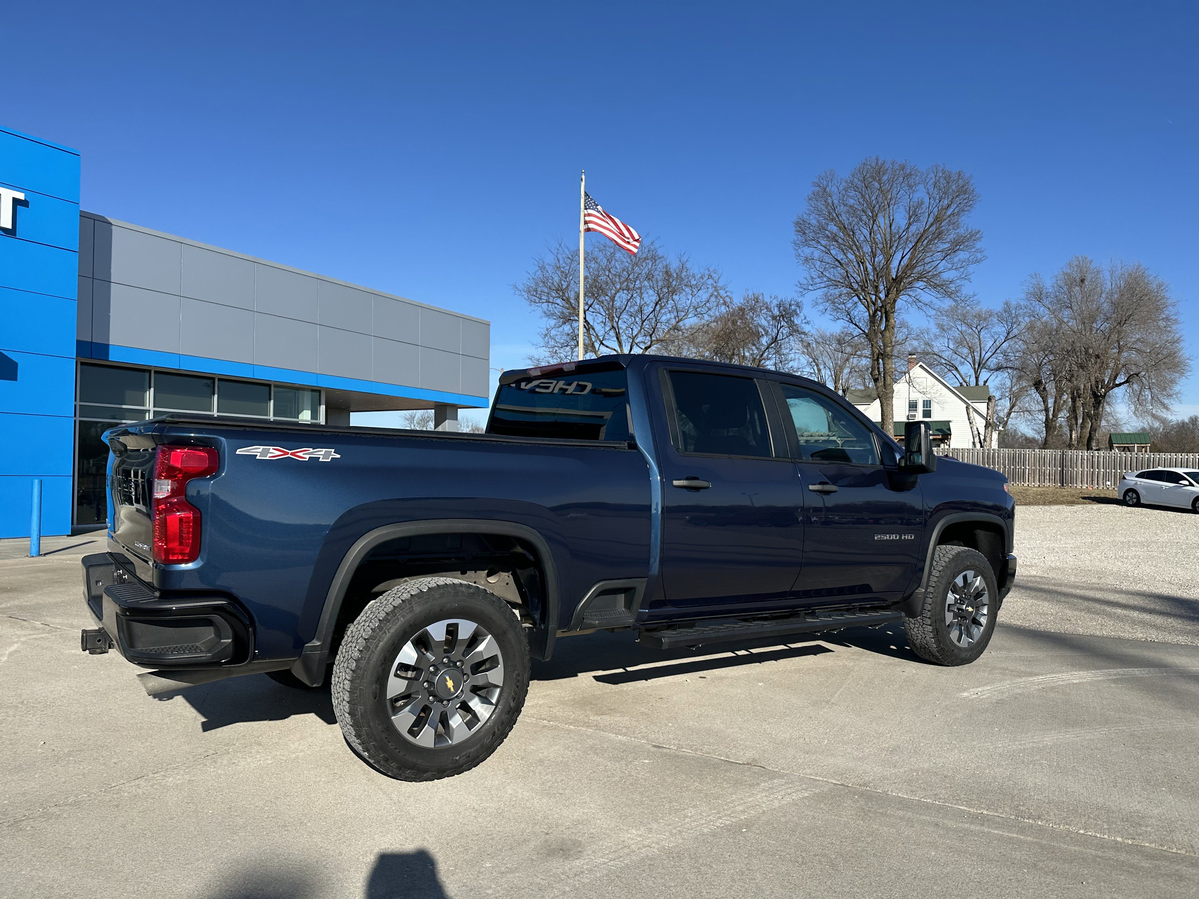 Used 2022 Chevrolet Silverado 2500 Custom w/ Custom Convenience Package image 3