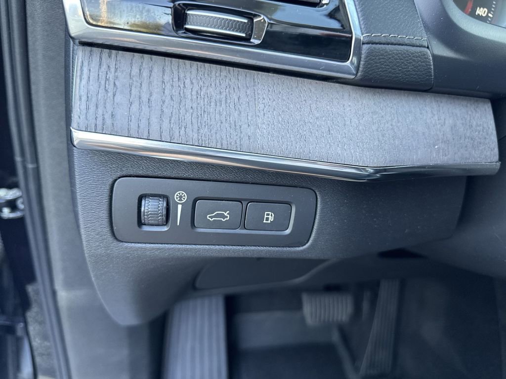 Used 2021 Volvo XC90 T8 Inscription w/ Advanced Package image 18