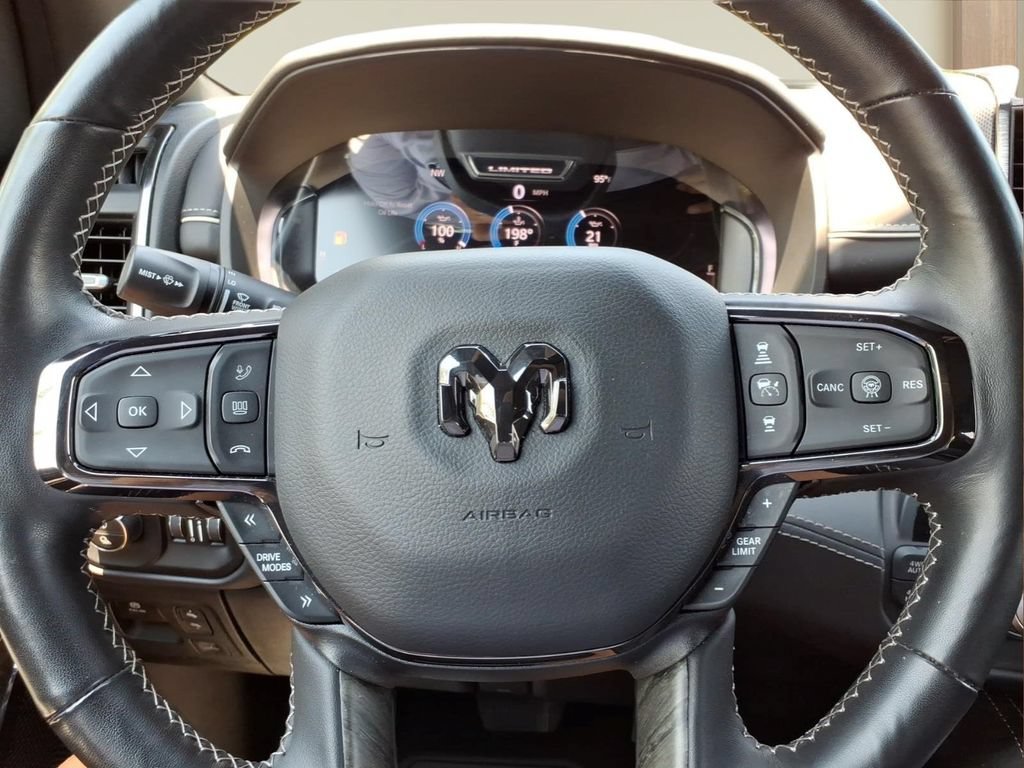Used 2025 RAM 1500 Limited AWD/4WD image 11