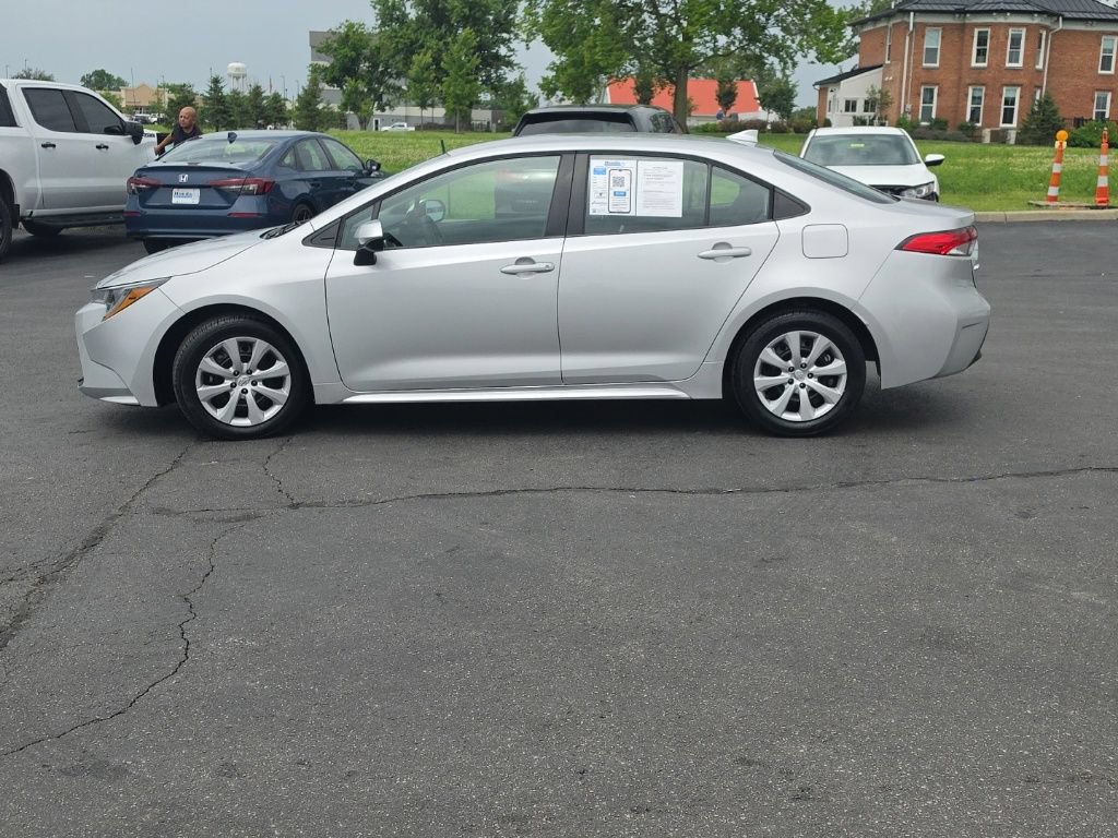 Used 2024 Toyota Corolla LE FWD image 4