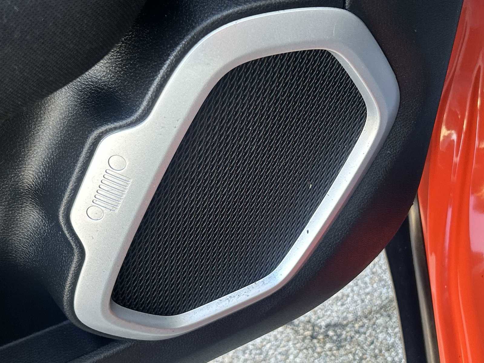 Used 2020 Jeep Renegade Latitude w/ Cold Weather Group image 22