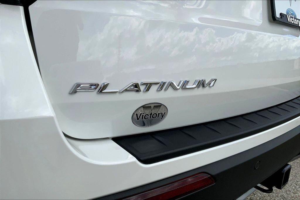 Used 2026 Ford Explorer Platinum w/ LUX Leather Package AWD/4WD image 32