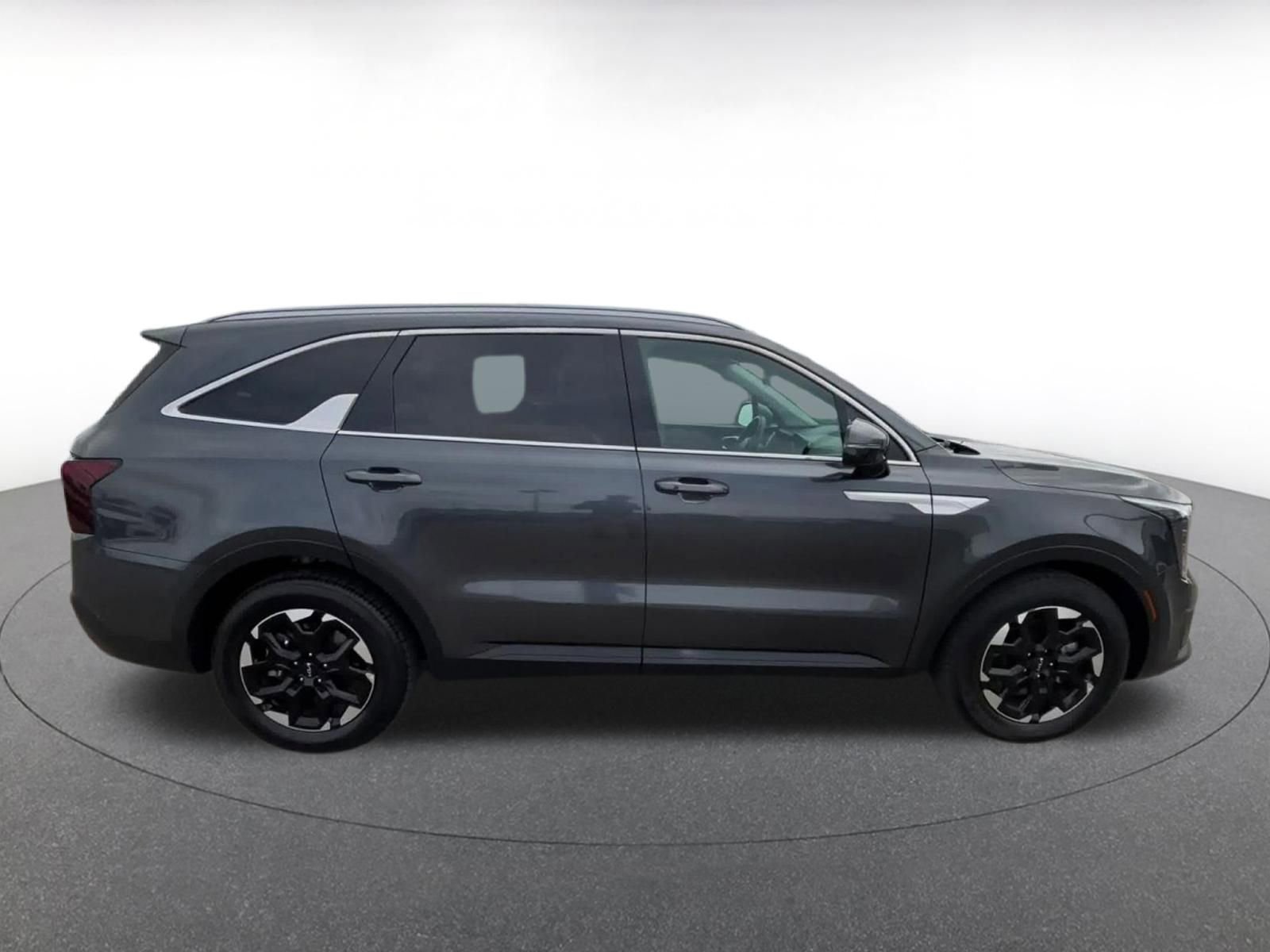 Used 2024 Kia Sorento S FWD image 16