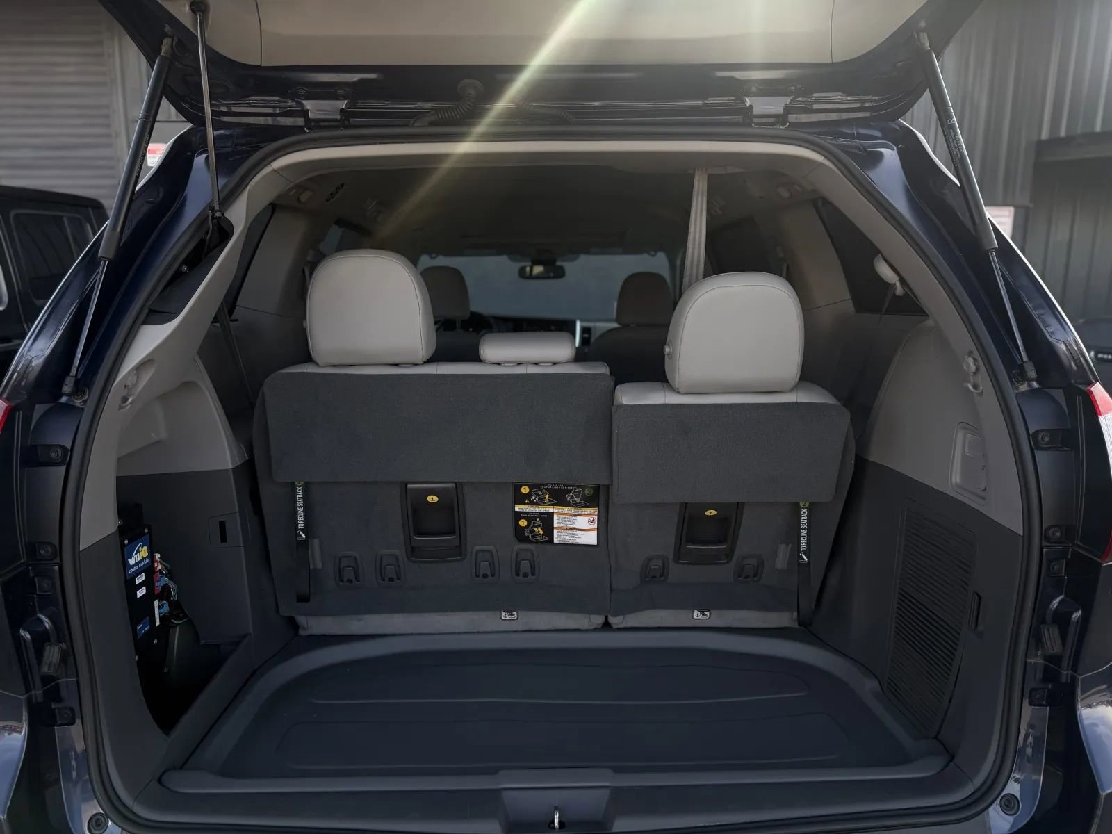 Used 2019 Toyota Sienna XLE FWD image 21