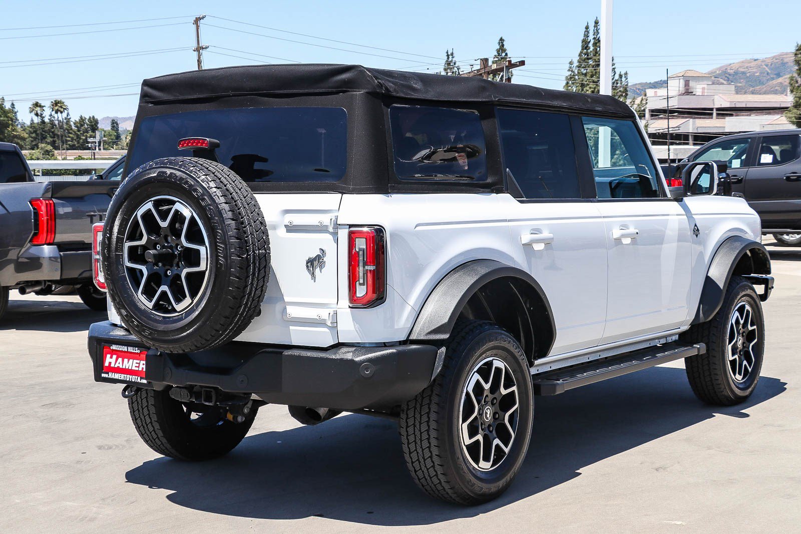 Used 2022 Ford Bronco Outer Banks w/ Sasquatch Package AWD/4WD image 7
