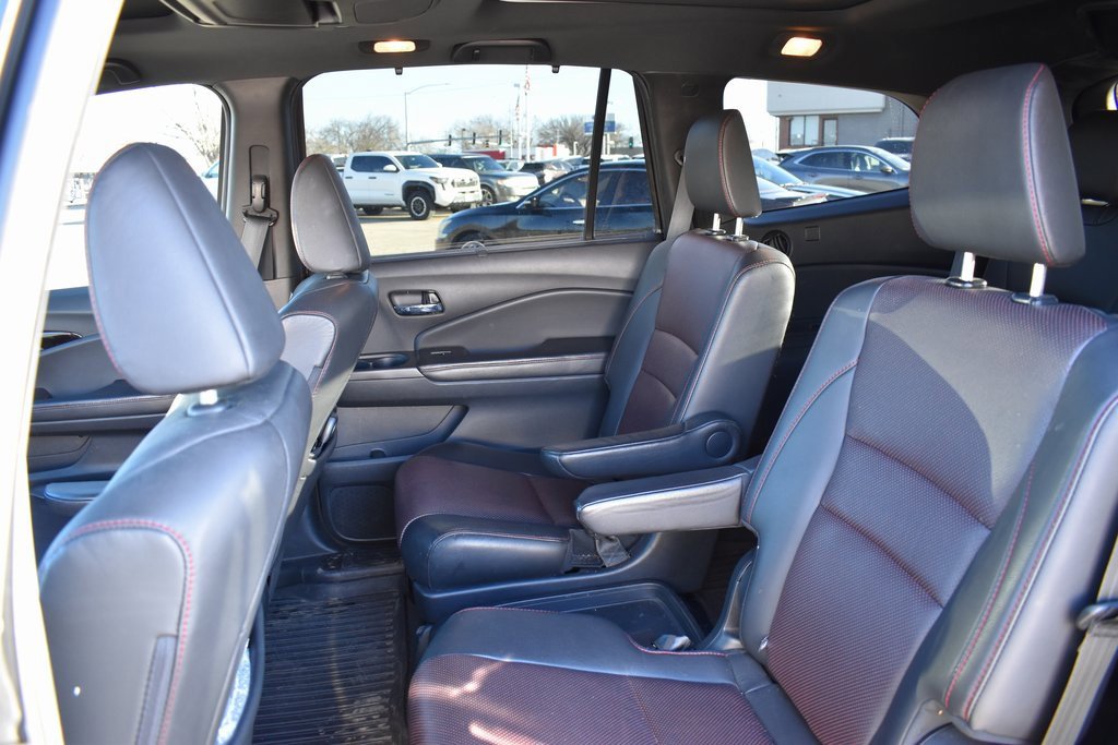 Used 2020 Honda Pilot Black Edition image 6
