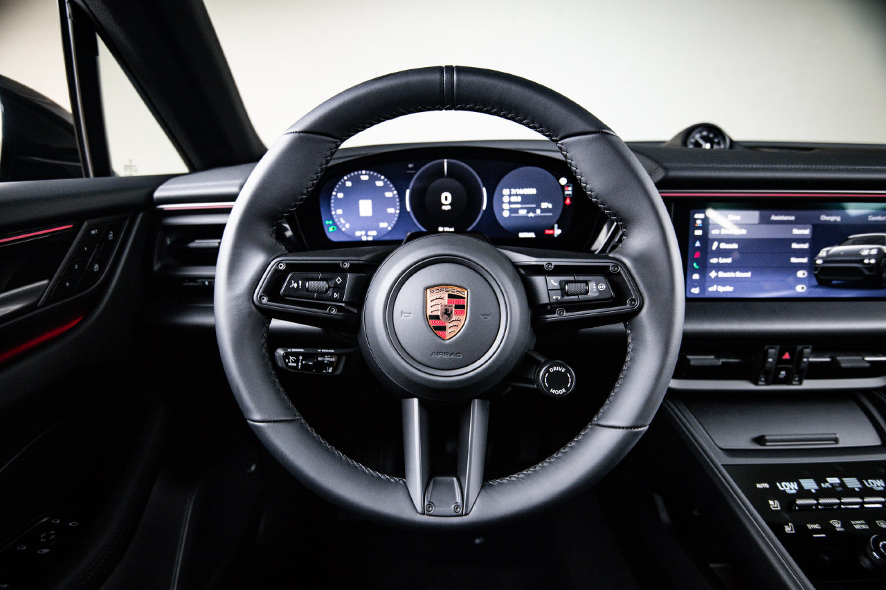 New 2026 Porsche Macan 4 Electric AWD/4WD image 26