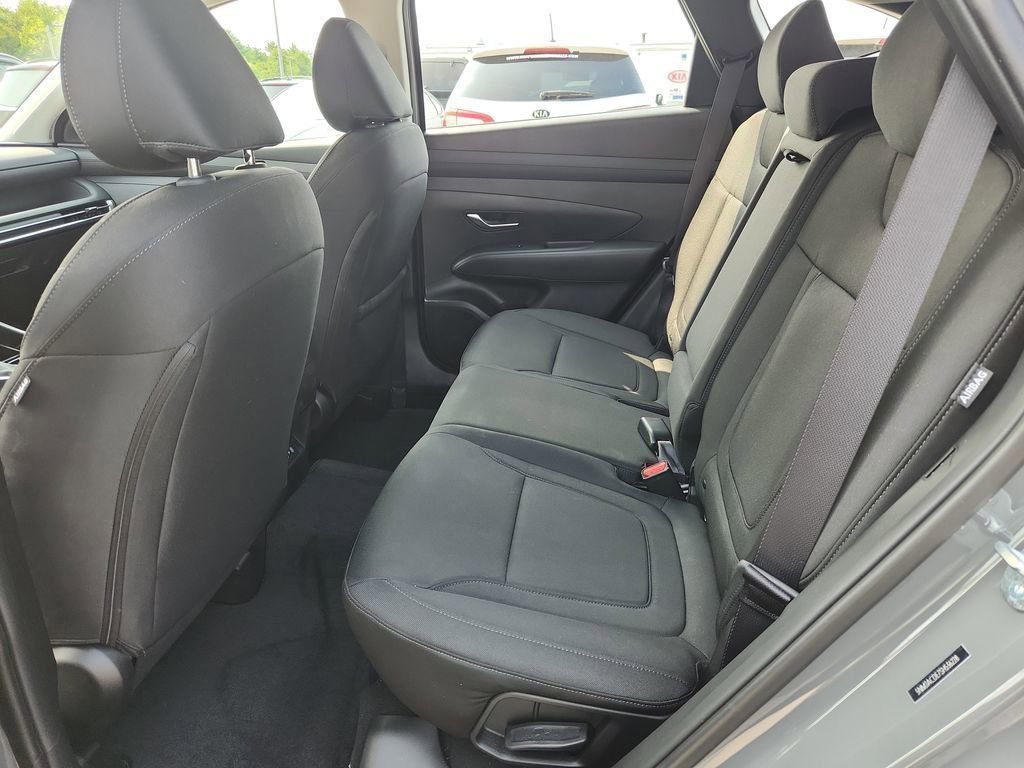 Used 2025 Hyundai Tucson SE image 10