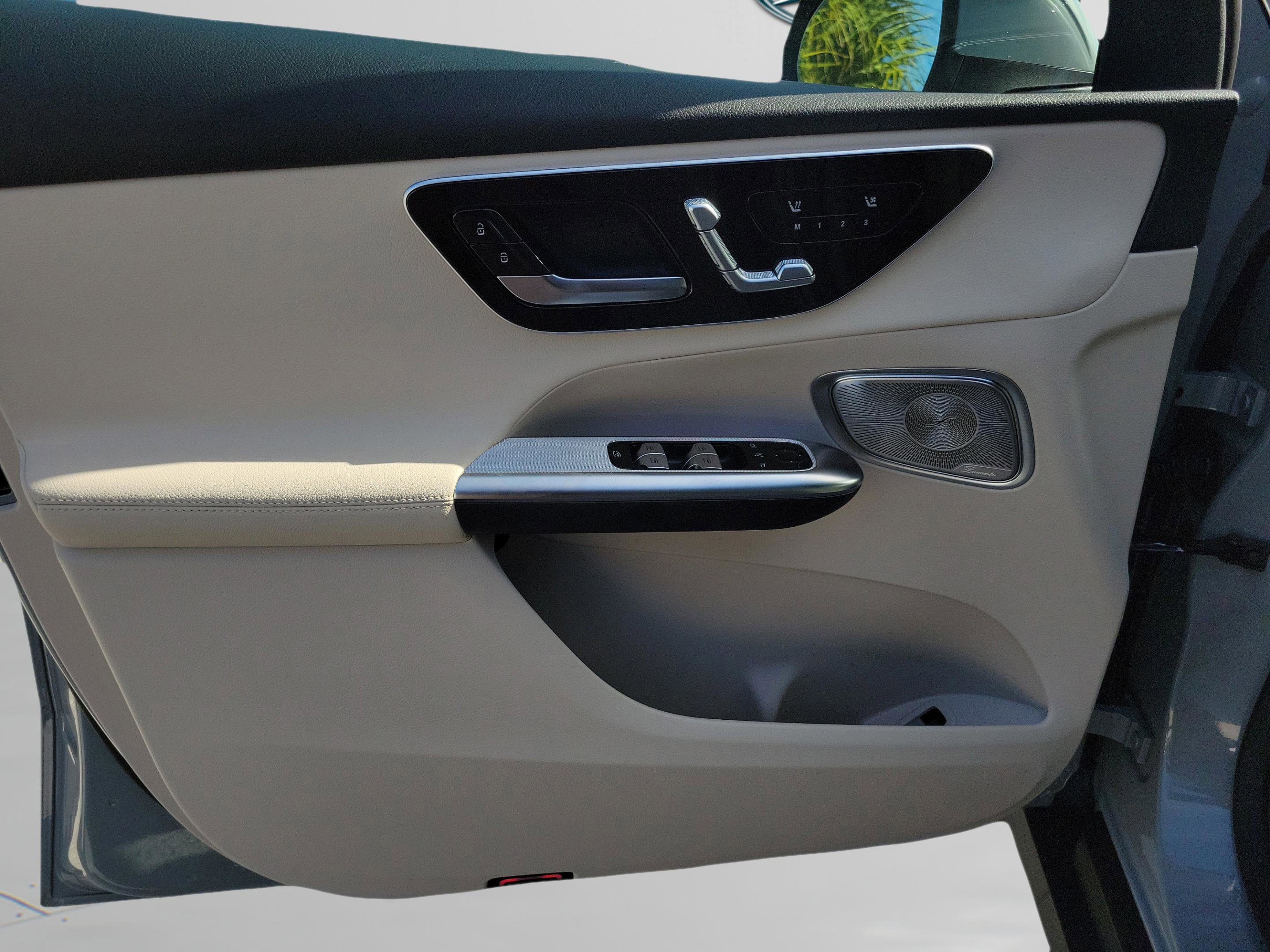 Certified 2026 Mercedes-Benz GLC 300 image 28