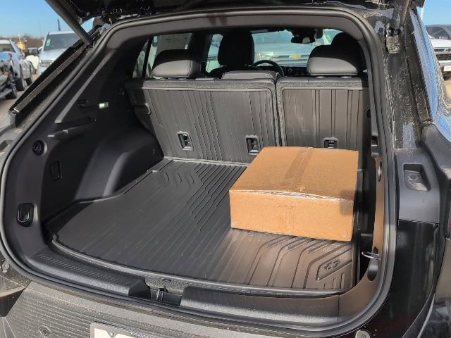 New 2026 Chevrolet Equinox EV LT image 10