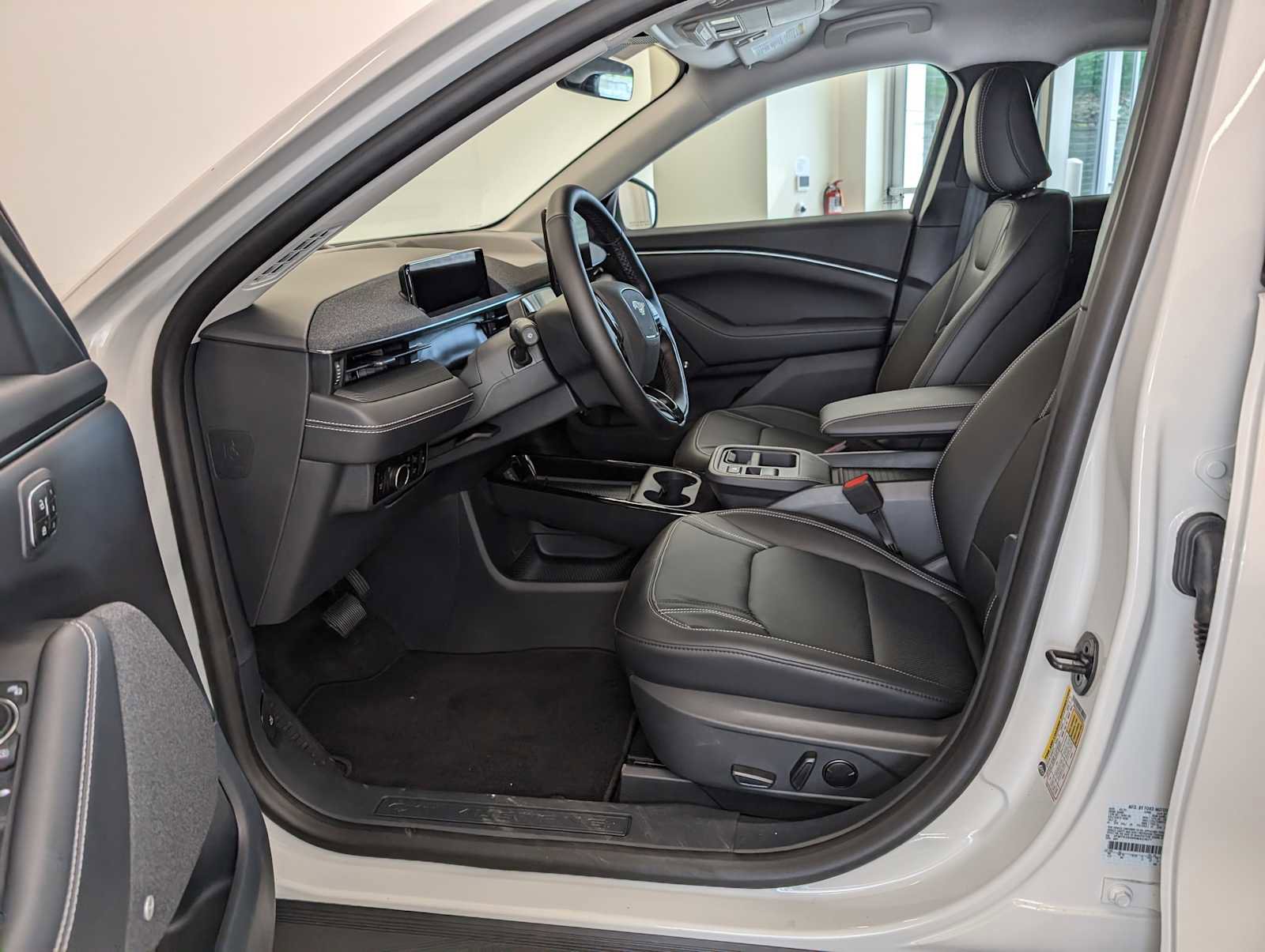 New 2025 Ford Mustang Mach-E Premium image 4