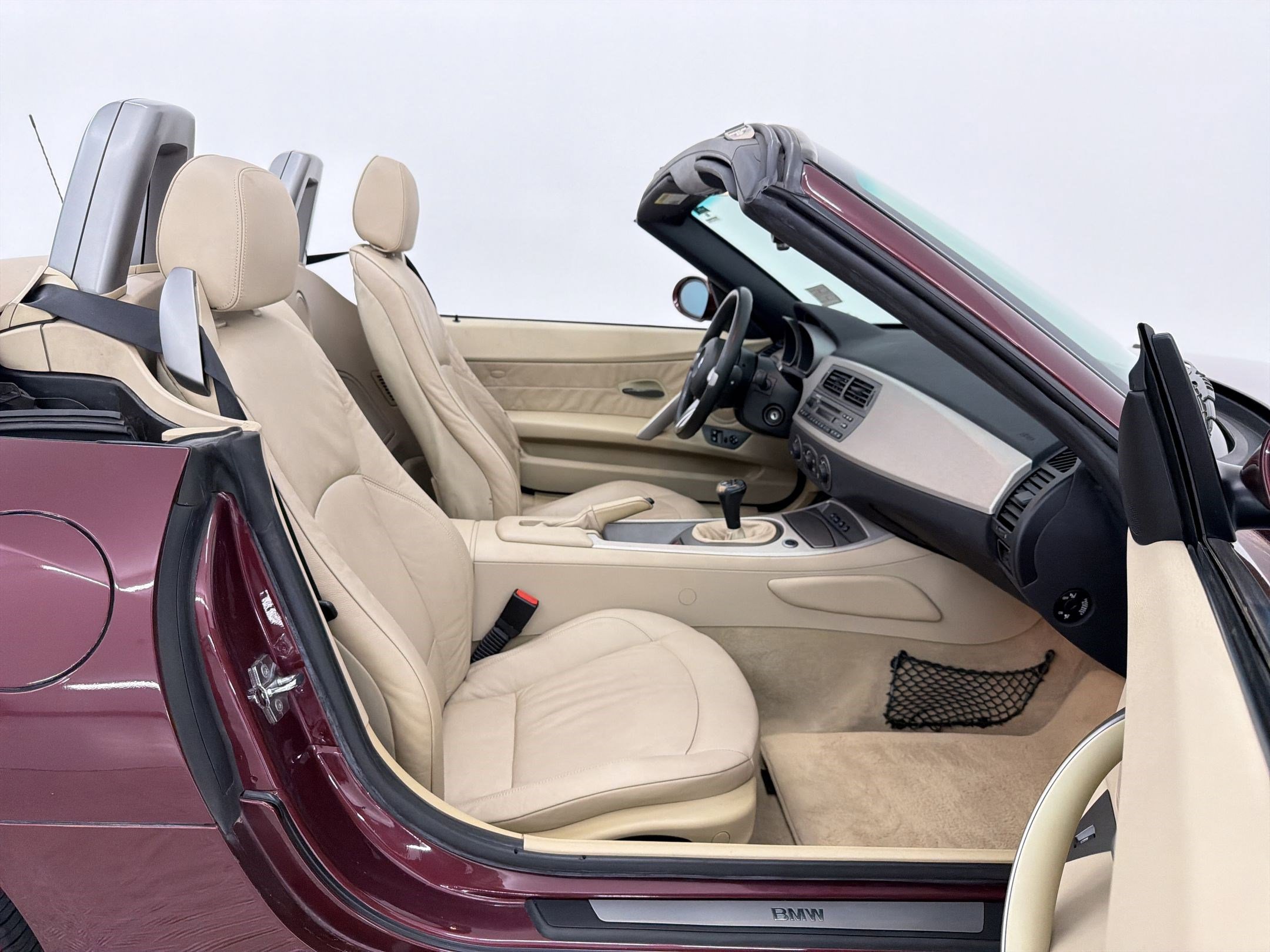 Used 2004 BMW Z4 2.5i image 23