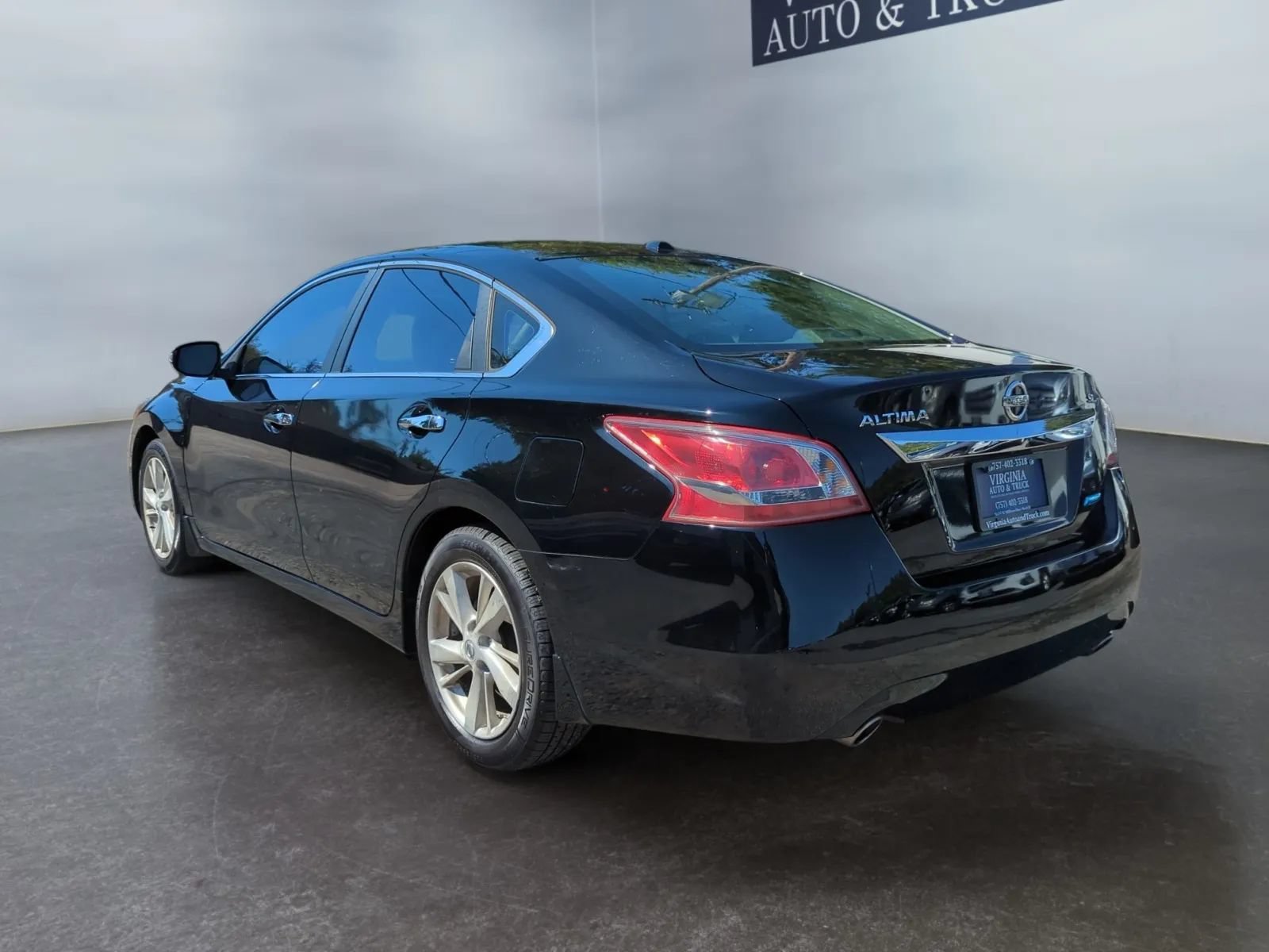 Used 2013 Nissan Altima 2.5 SL FWD image 9