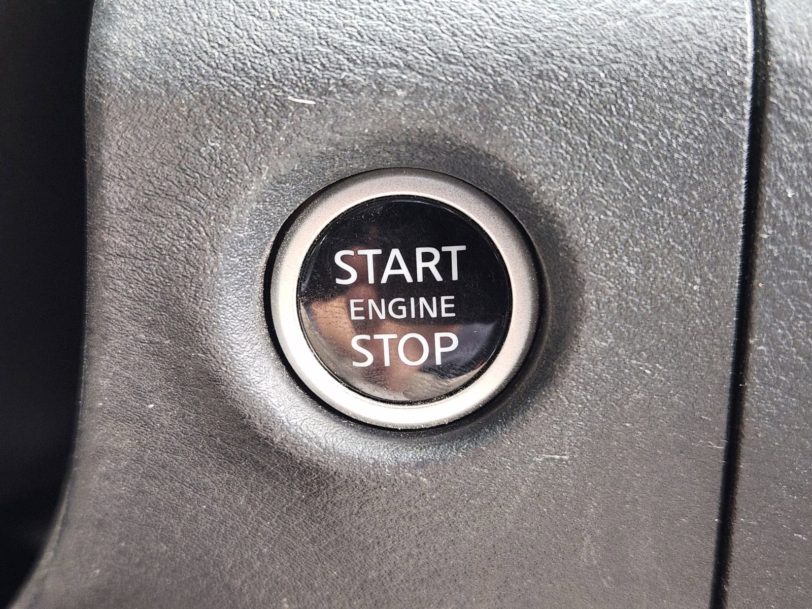 Used 2025 Nissan Frontier SV w/ SV Convenience Package image 23