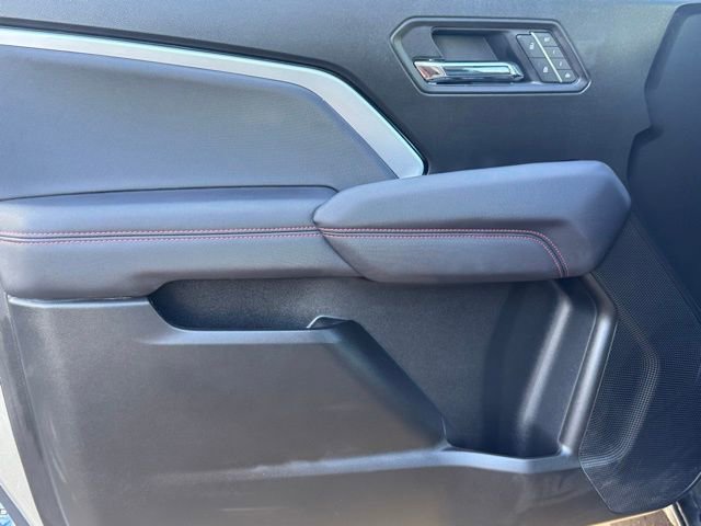 Used 2025 Chevrolet Colorado Z71 w/ Technology Package image 16