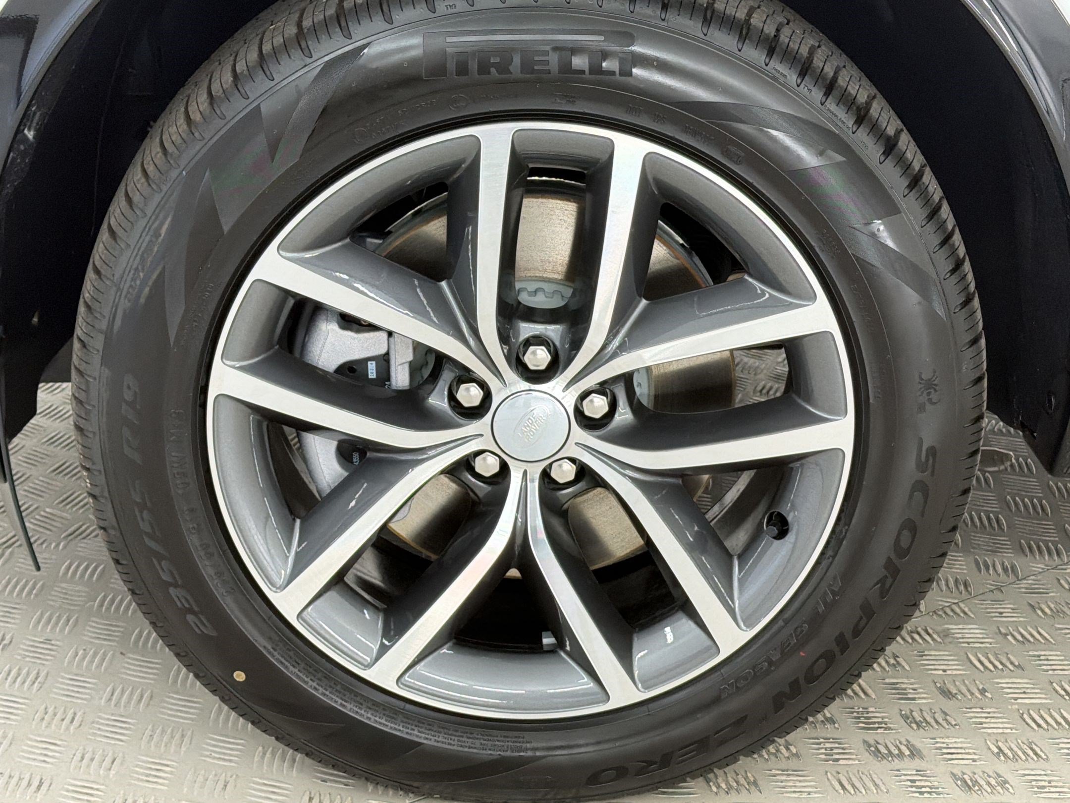 New 2026 Land Rover Discovery Sport Landmark AWD/4WD image 12