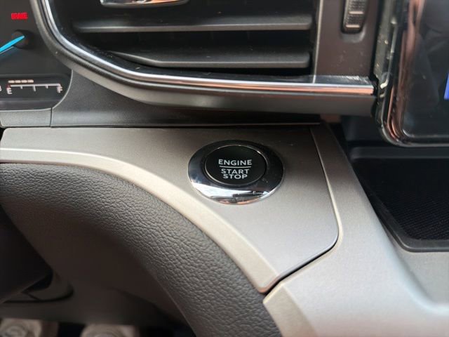 Used 2022 Ford Explorer XLT w/ Equipment Group 202A image 31