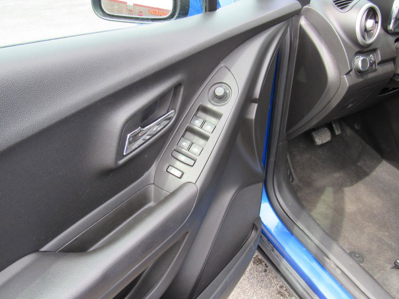 Used 2015 Chevrolet Trax LS FWD image 13