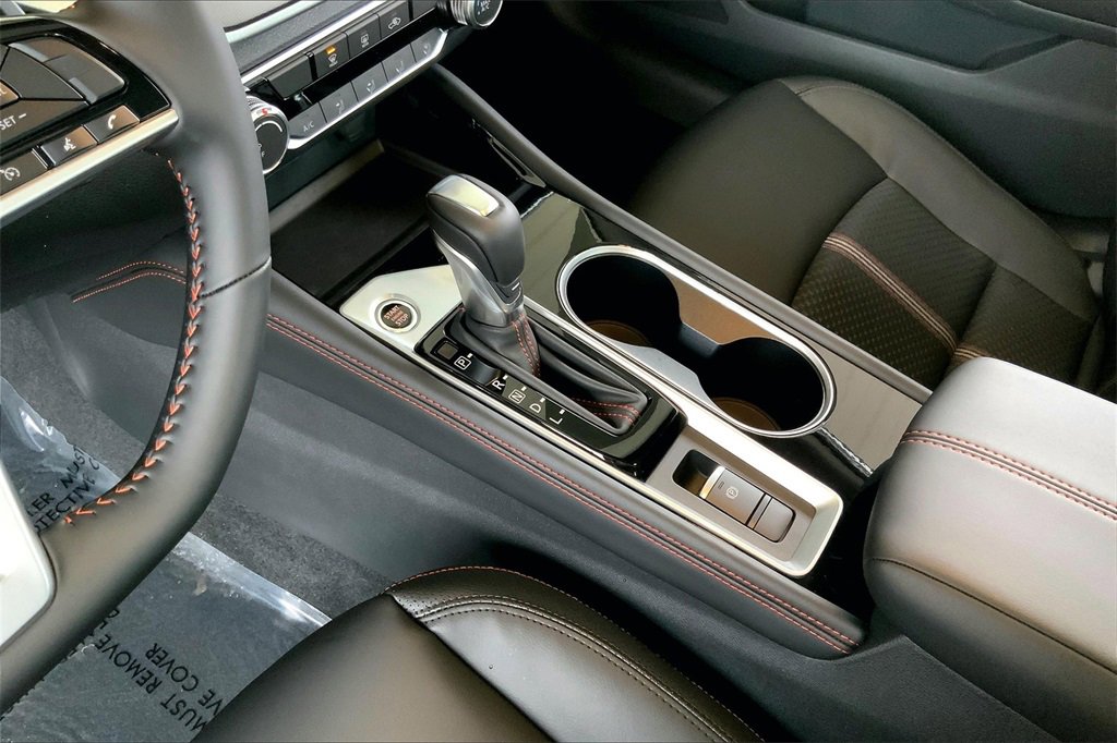 New 2025 Nissan Altima 2.5 SR image 8