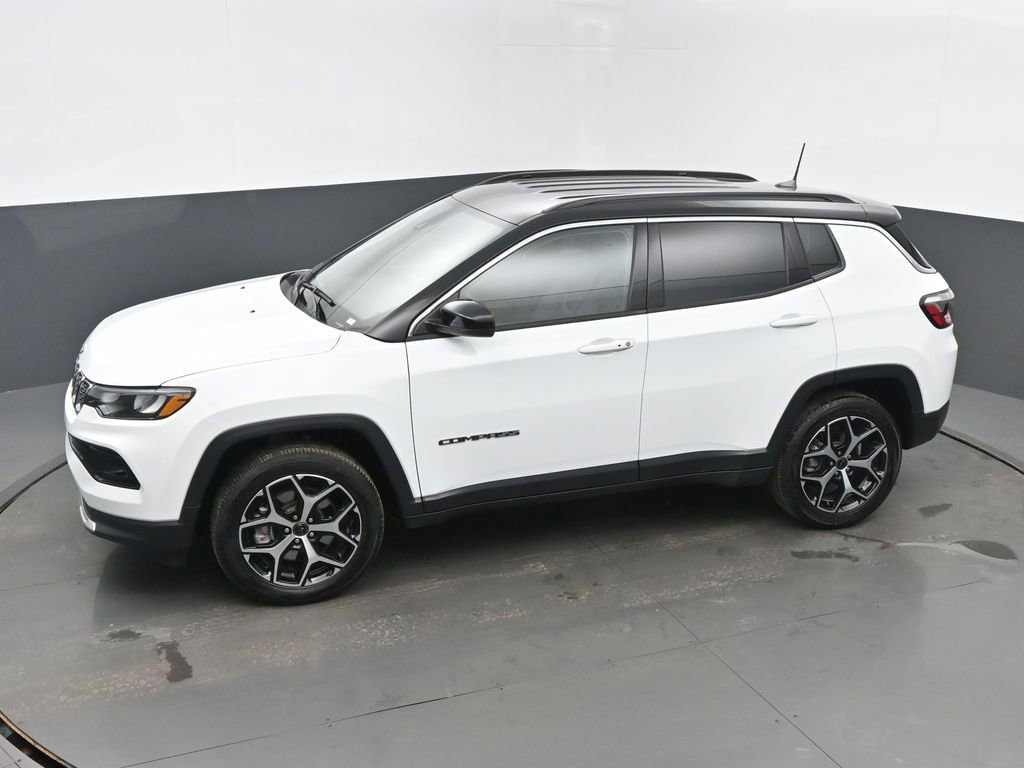 Used 2025 Jeep Compass Limited image 39