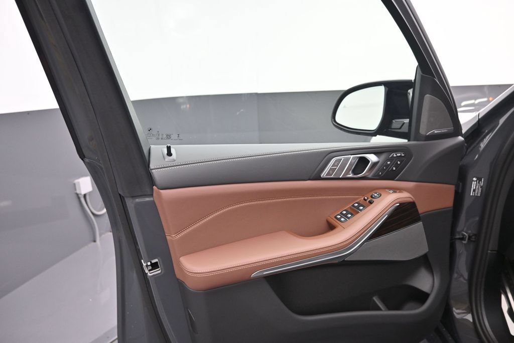 New 2027 BMW X7 M60i AWD/4WD image 5