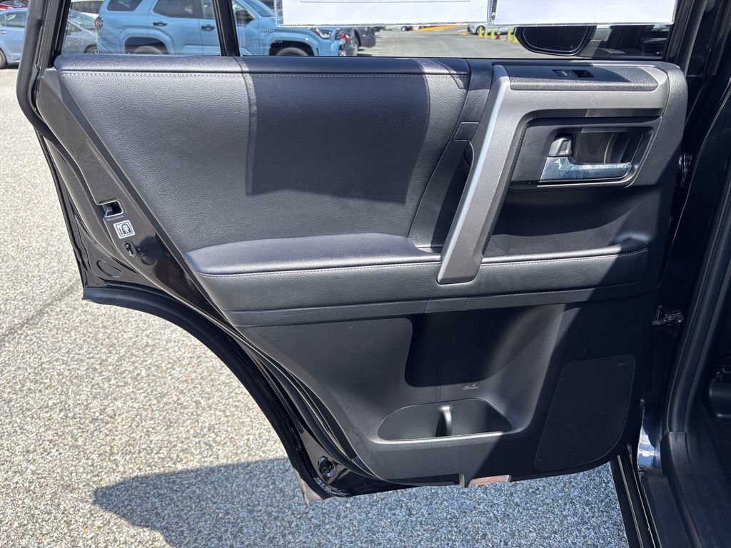 Used 2021 Toyota 4Runner SR5 Premium w/ Moonroof Package AWD/4WD image 44