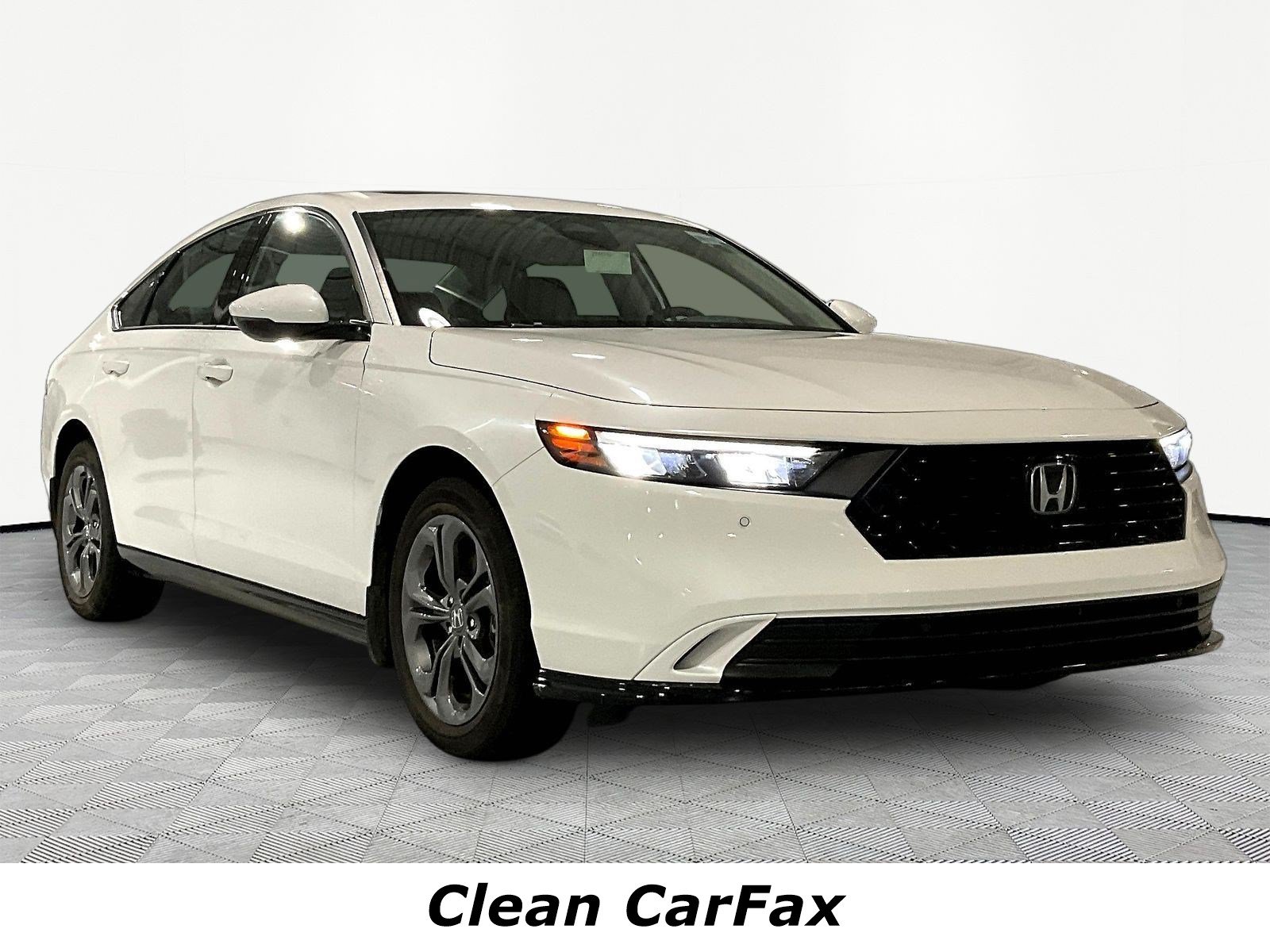 Used 2025 Honda Accord EX-L image 3