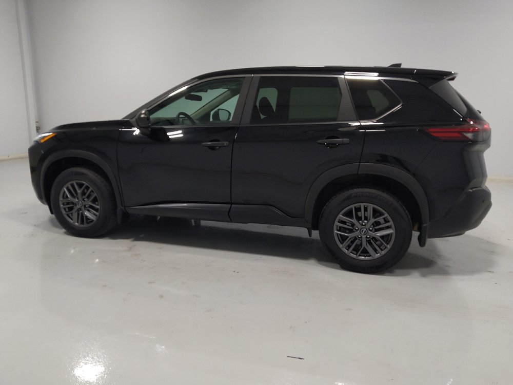 Used 2023 Nissan Rogue S image 3