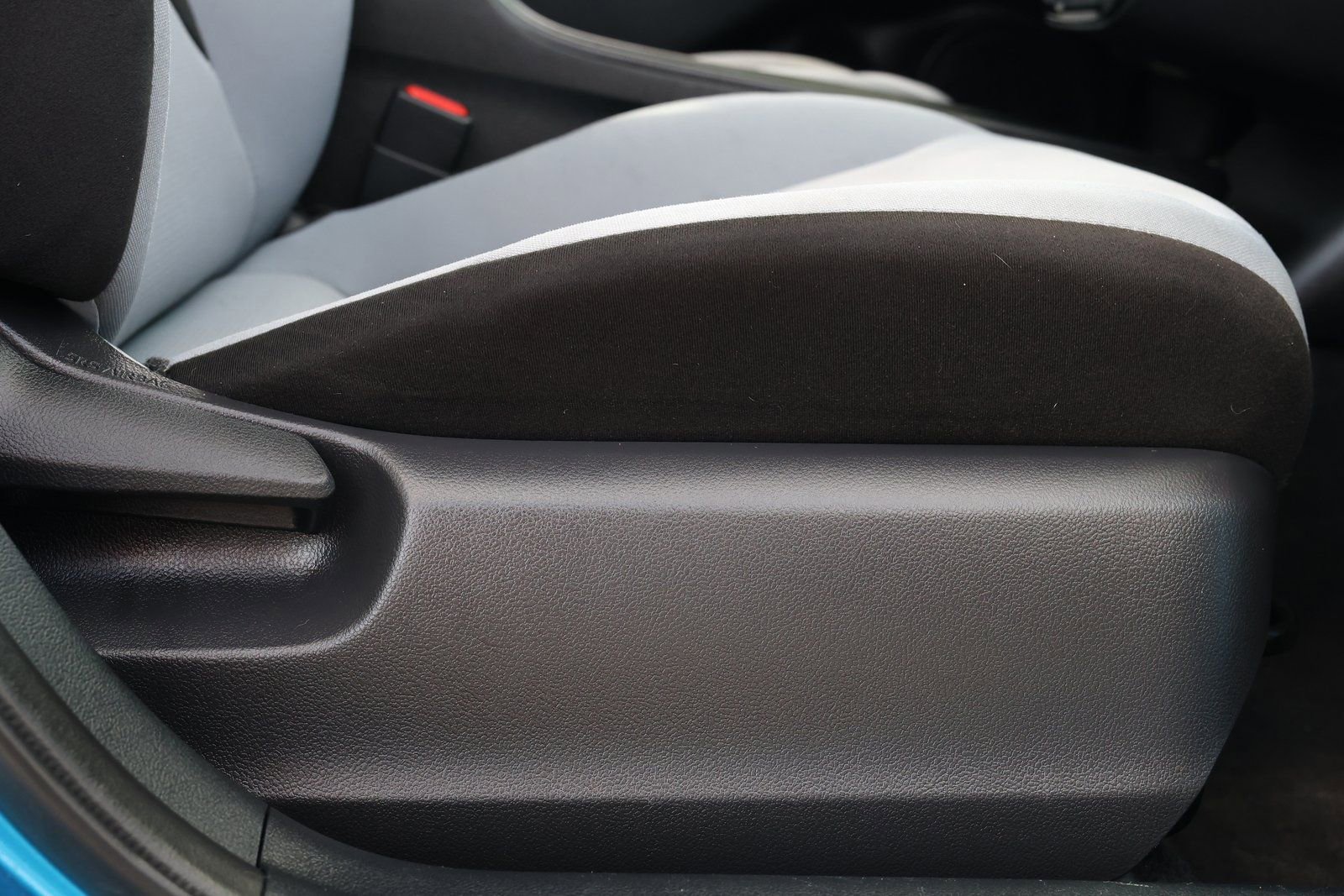 Used 2022 Toyota Prius L Eco image 29