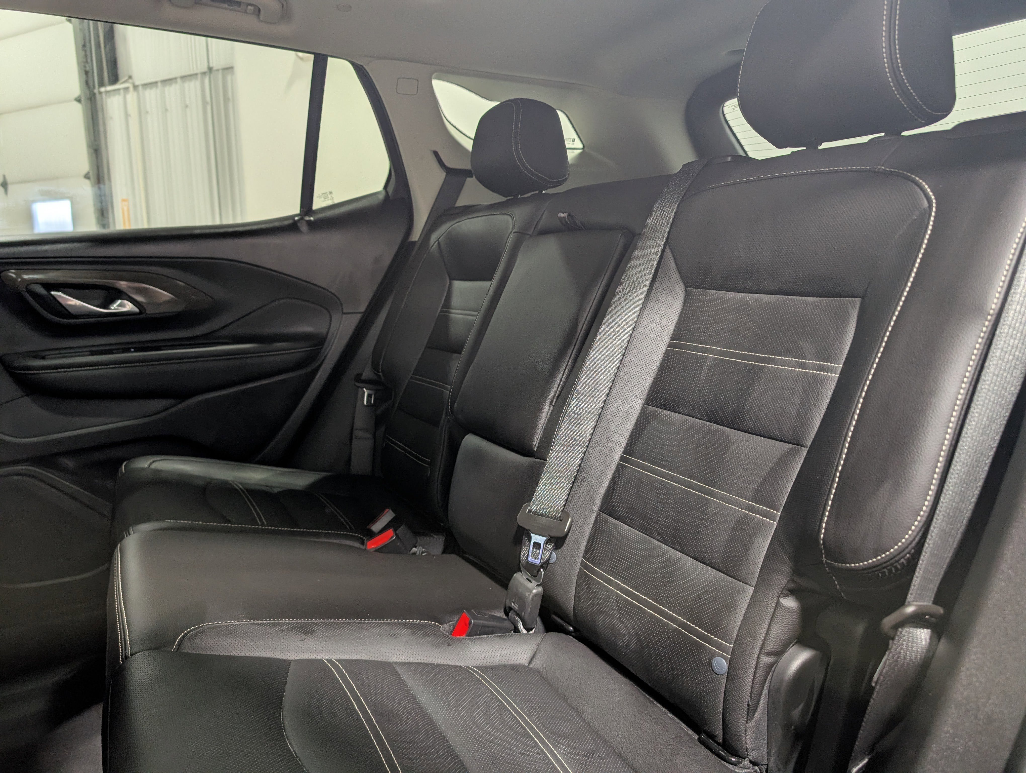 Used 2023 GMC Terrain Denali w/ Denali Premium Package image 15