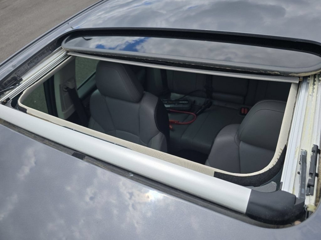 Used 2022 Subaru Legacy Limited AWD/4WD image 3