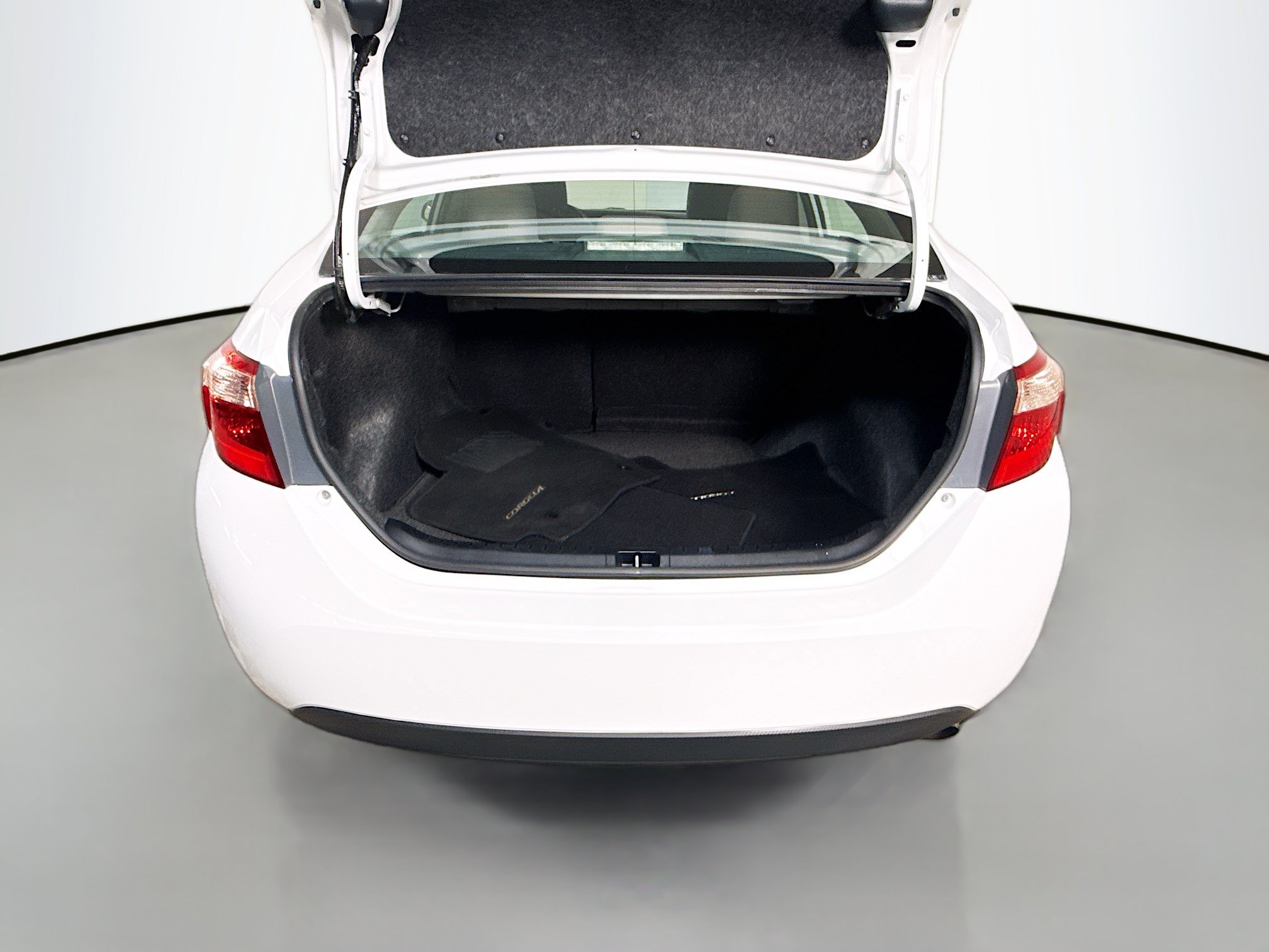 Used 2017 Toyota Corolla L w/ Carpet Mat Package (TMS) FWD image 34