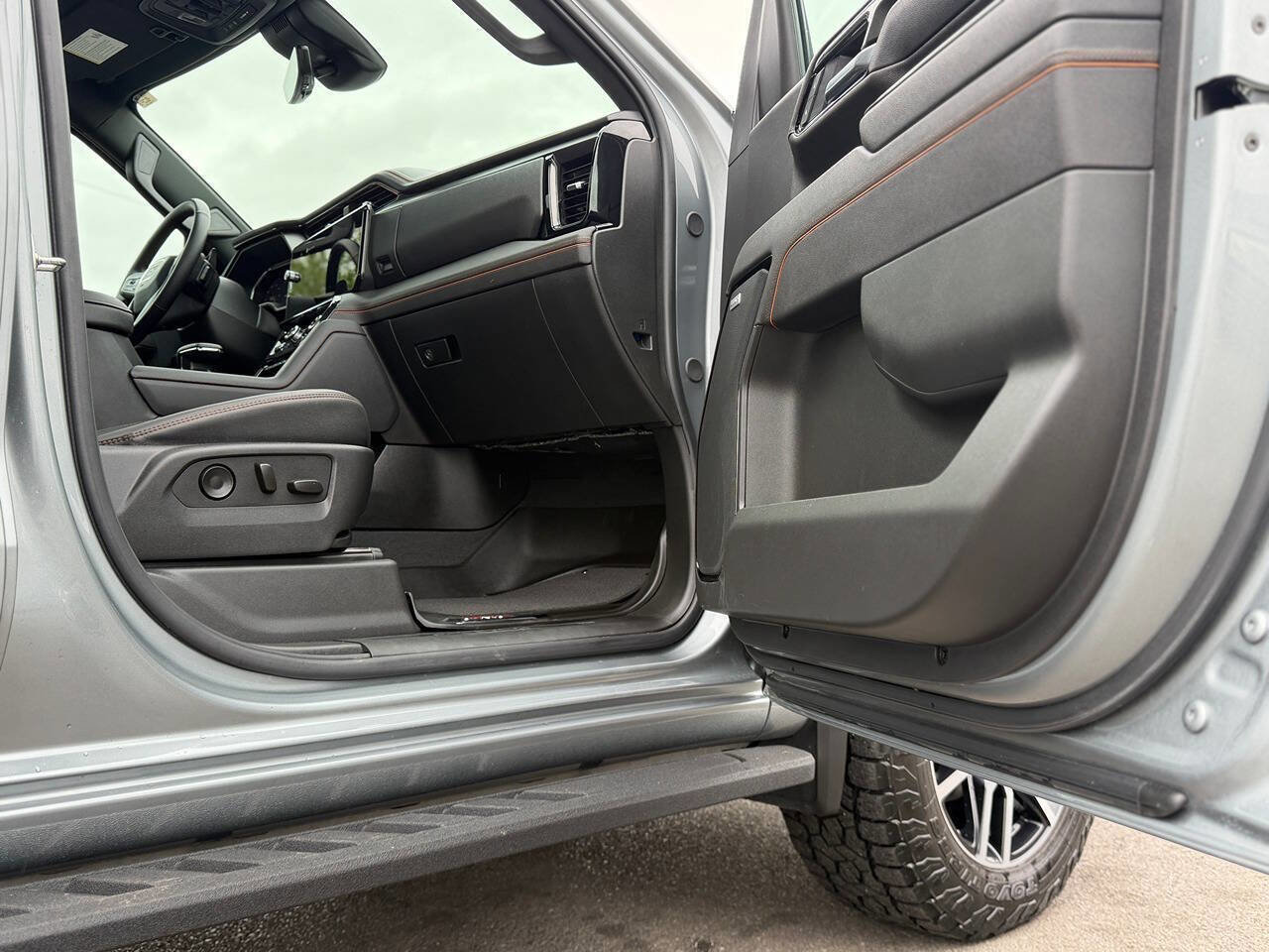 Used 2026 GMC Sierra 1500 AT4 w/ AT4 Premium Package AWD/4WD image 91