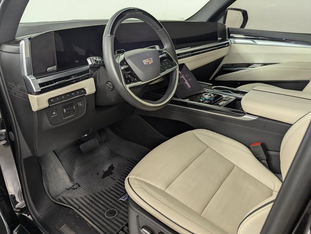 Used 2025 Cadillac Escalade Sport image 11