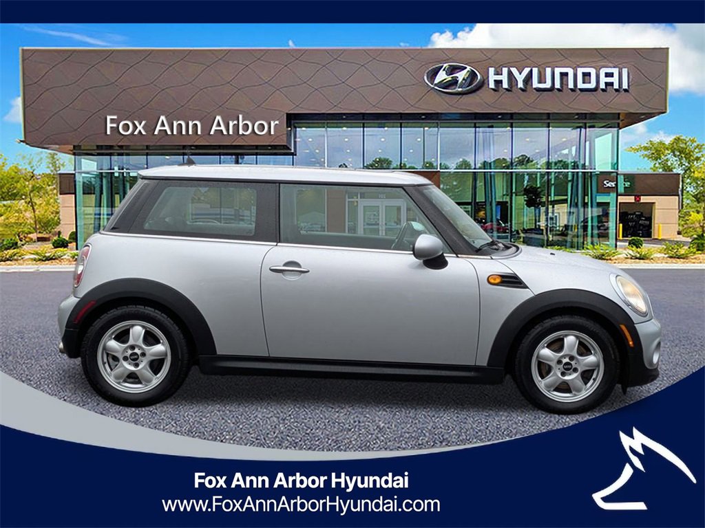 Used 2011 MINI Cooper Hardtop image 6