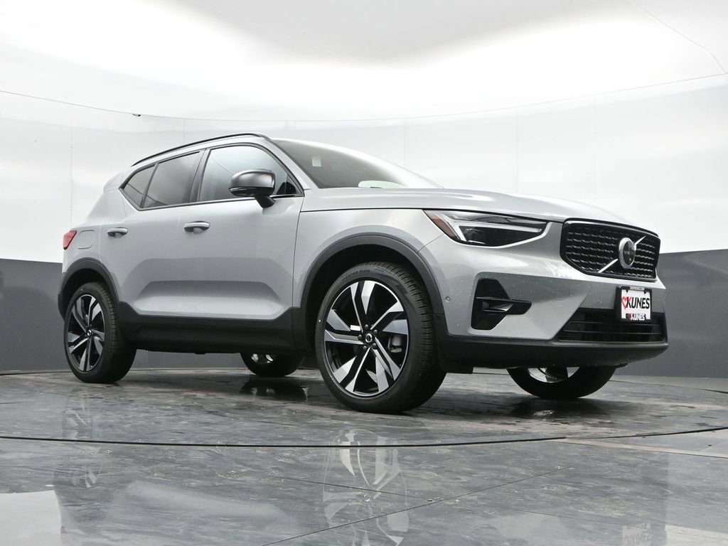 New 2025 Volvo XC40 B5 Ultra w/ Climate Package AWD/4WD image 44