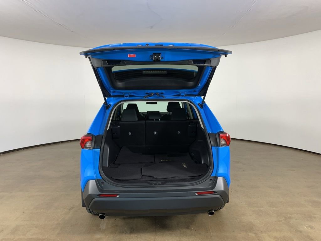 Used 2019 Toyota RAV4 LE w/ Carpet Mat Package AWD/4WD image 12