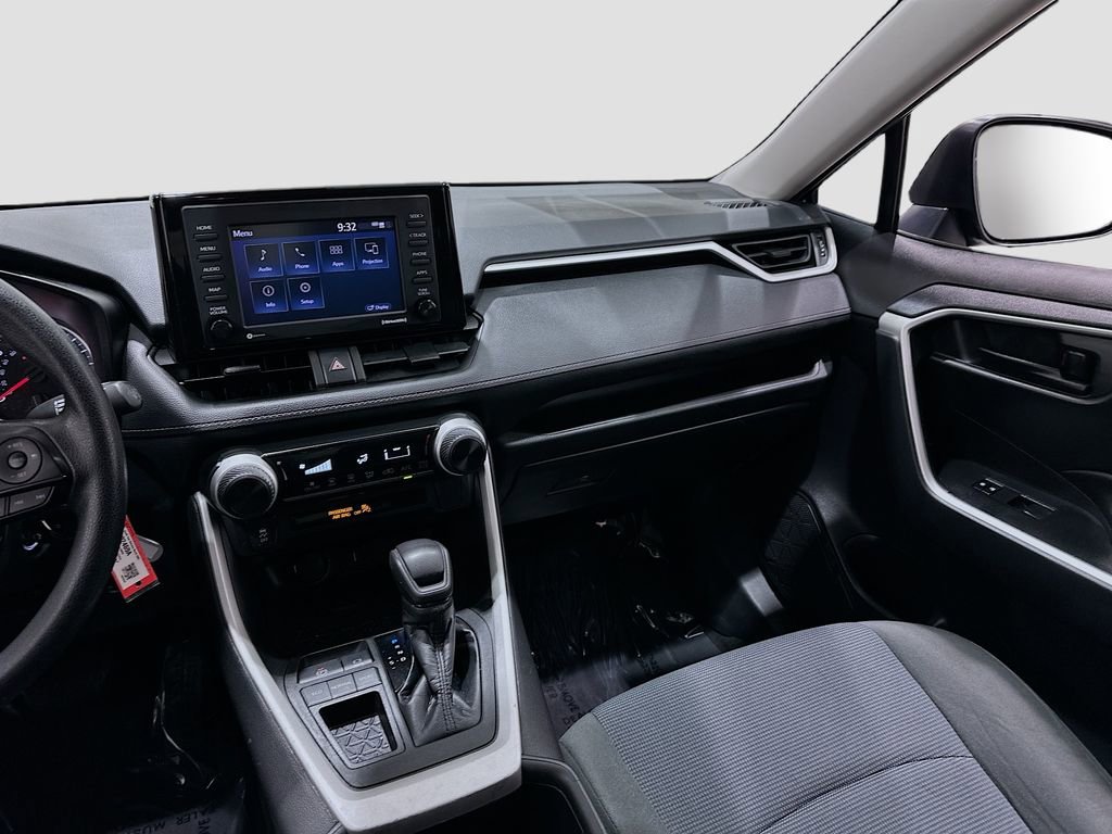 Used 2022 Toyota RAV4 LE FWD image 23