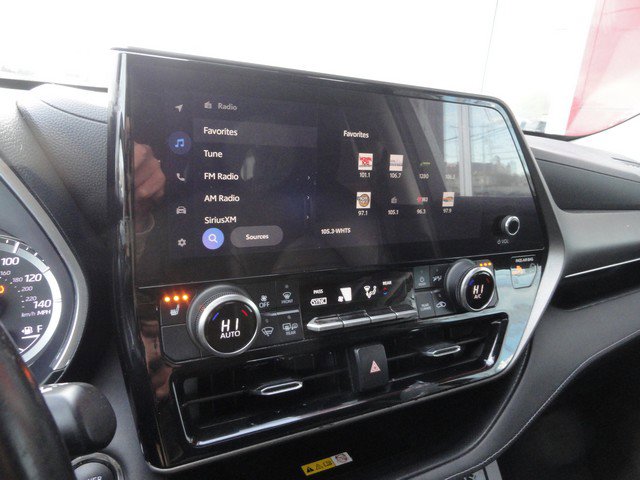 Used 2023 Toyota Highlander XLE image 17