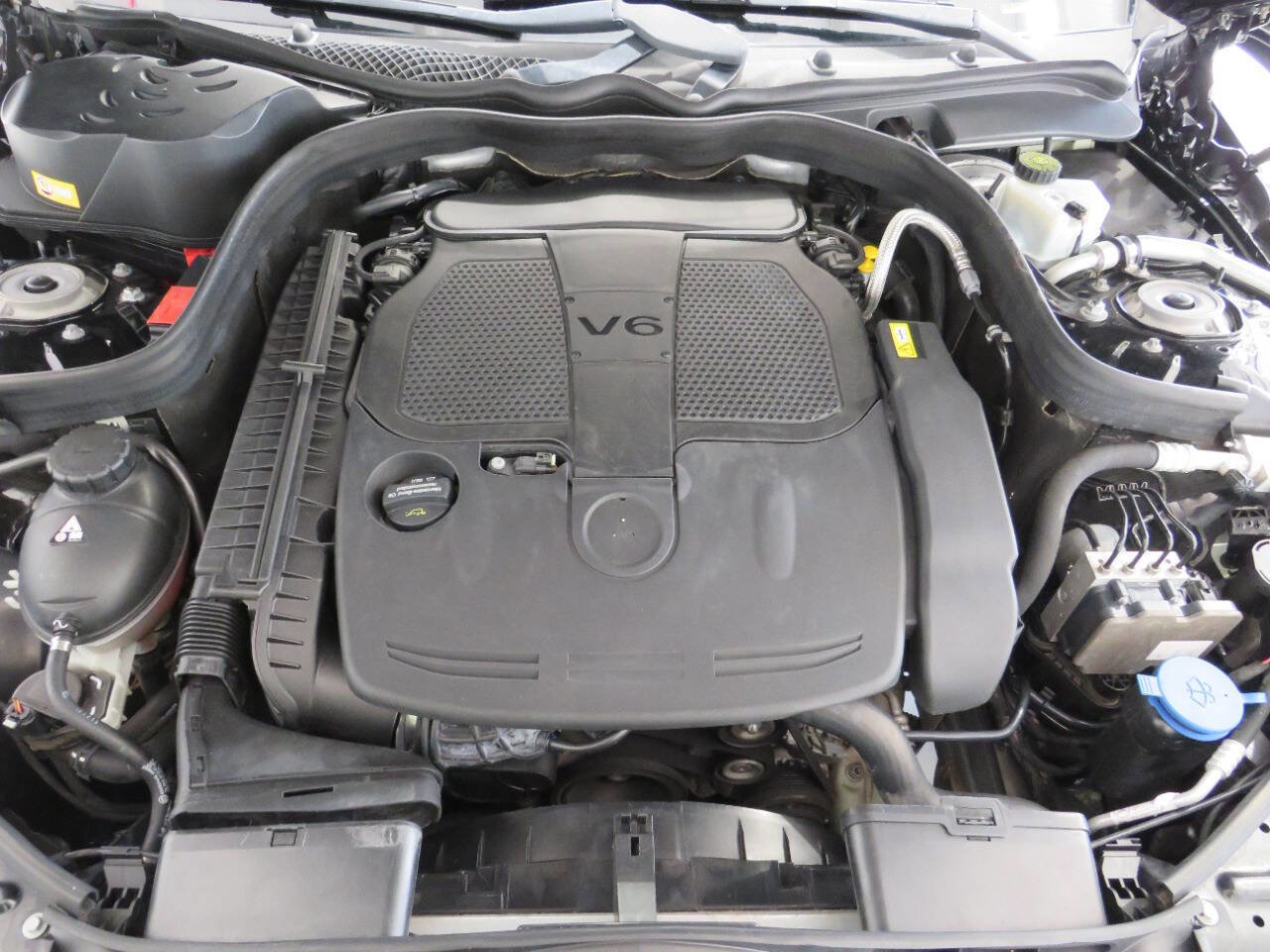 Used 2016 Mercedes-Benz E 350 Sedan w/ Premium Package image 31