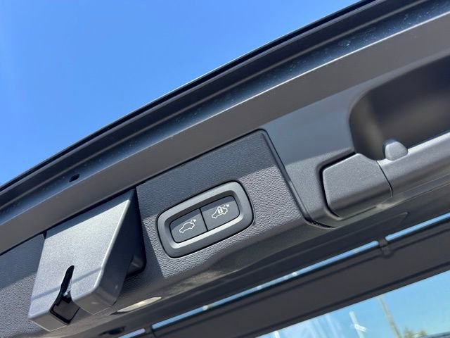 New 2026 Volvo XC60 B5 Plus w/ Climate Package image 7