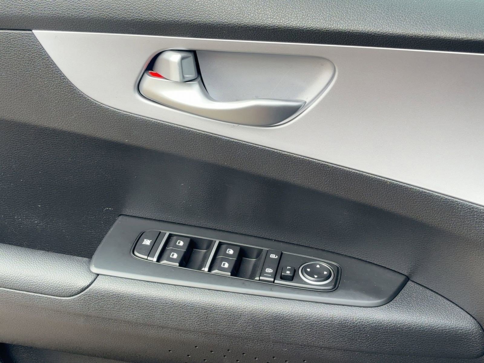 Used 2024 Kia Forte LXS image 19