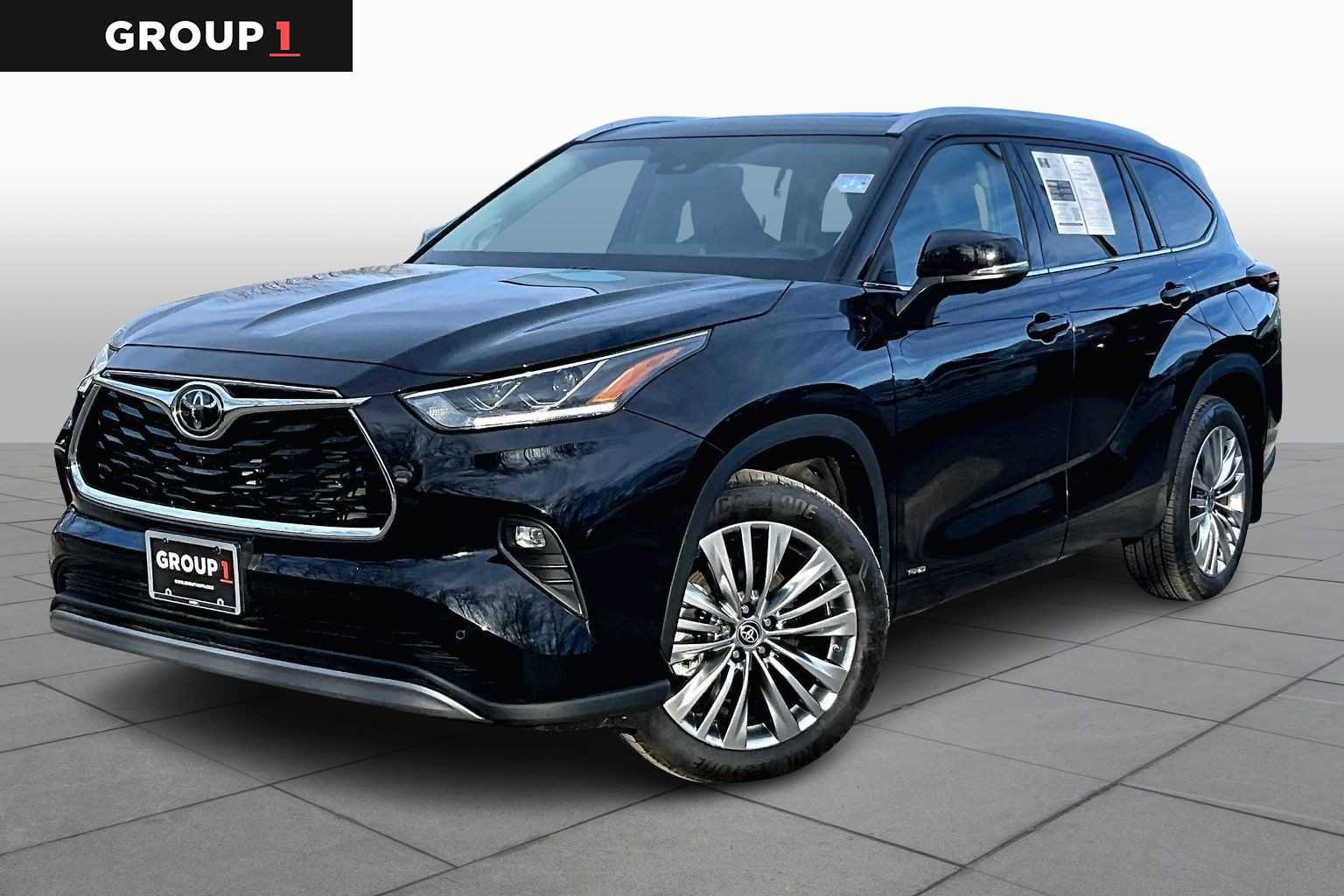 Used 2025 Toyota Highlander Platinum image 1