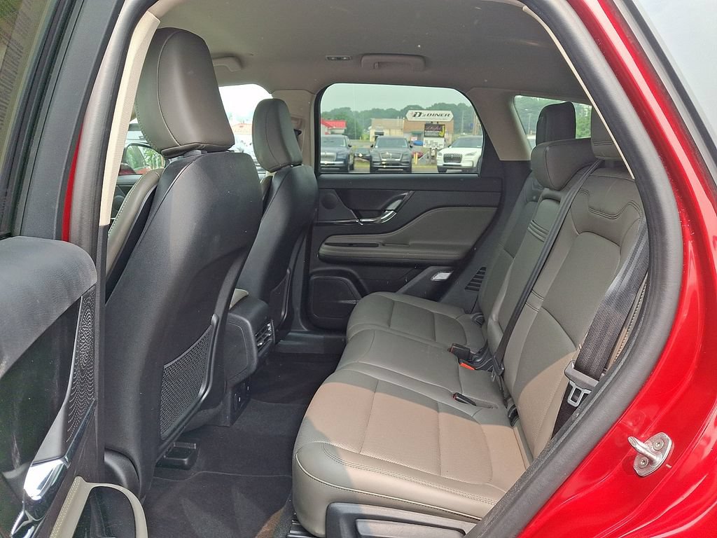 Certified 2024 Lincoln Corsair AWD w/ Equipment Group 101A image 10
