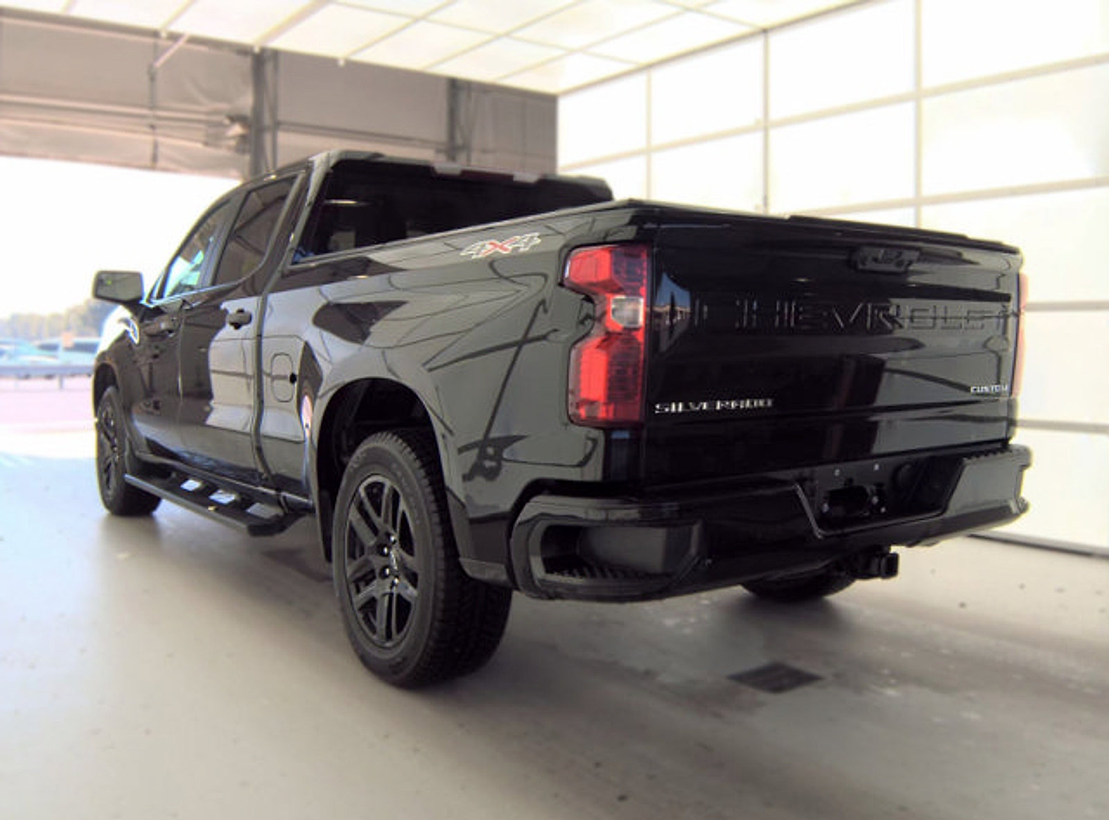 Used 2024 Chevrolet Silverado 1500 Custom AWD/4WD image 5