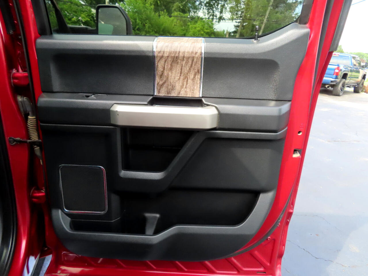 Used 2019 Ford F250 Lariat w/ Lariat Value Package image 37