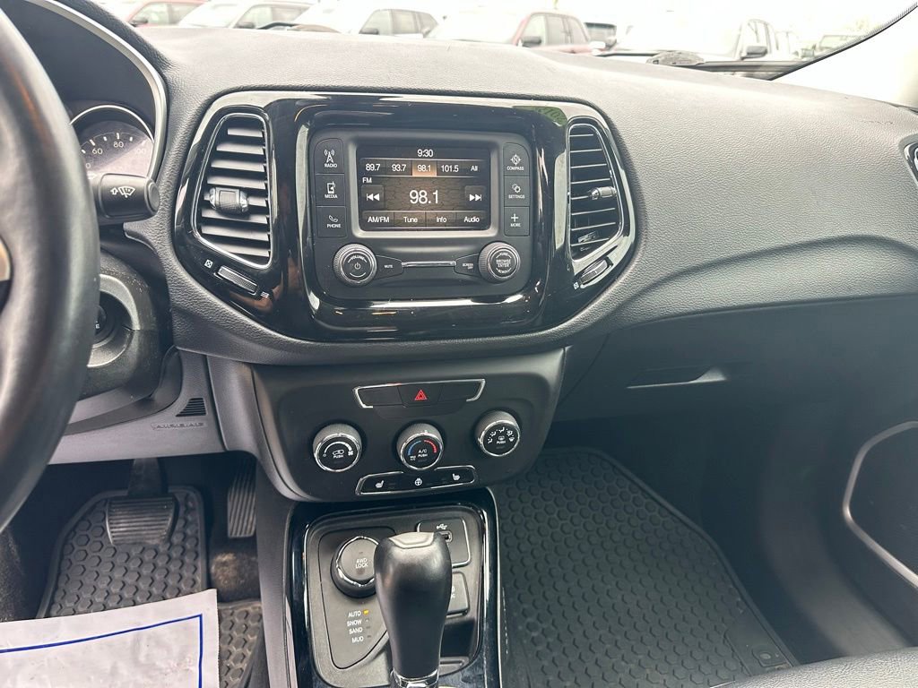 Used 2018 Jeep Compass Latitude AWD/4WD image 8
